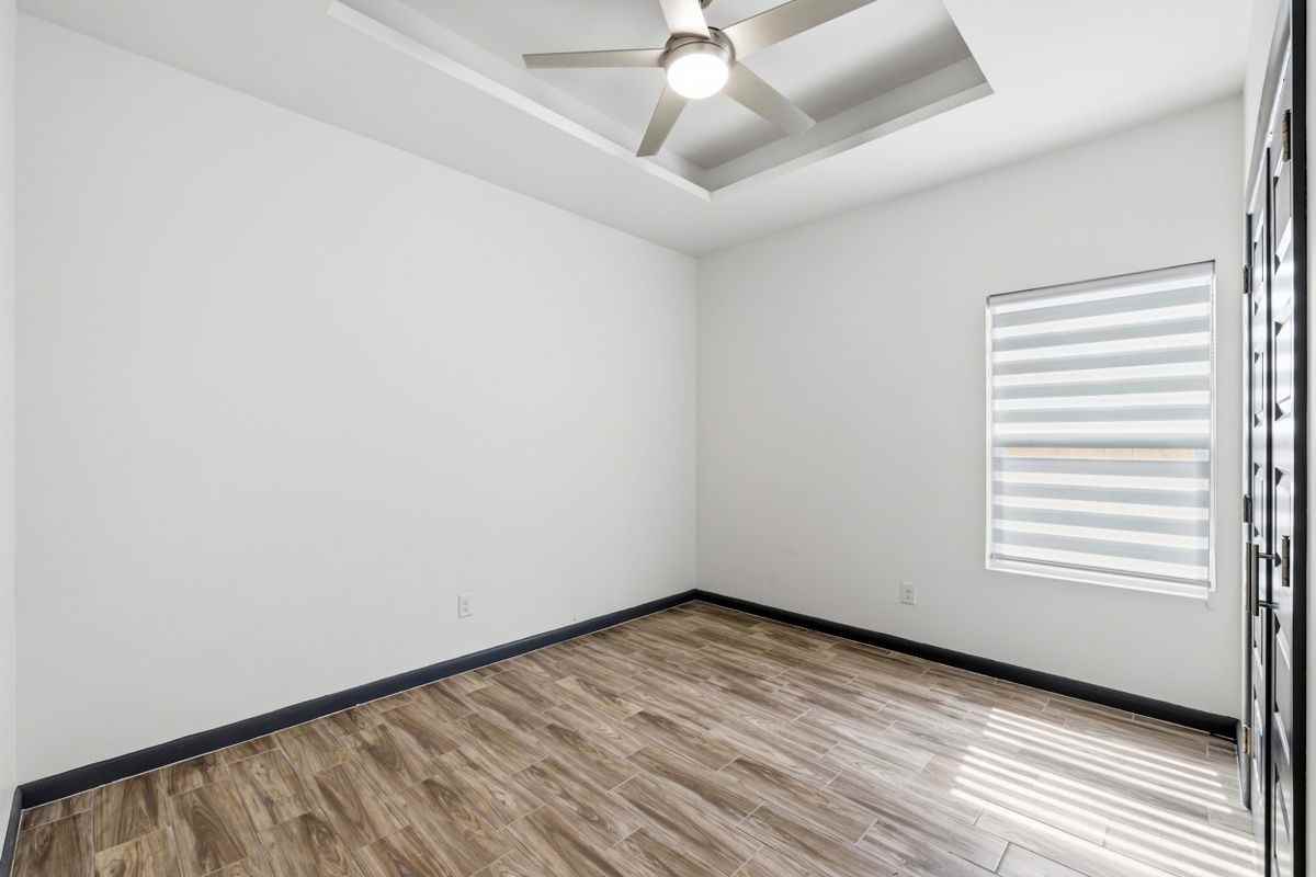 1408 E Hibiscus Ave ##2 - Photo 7 of 14