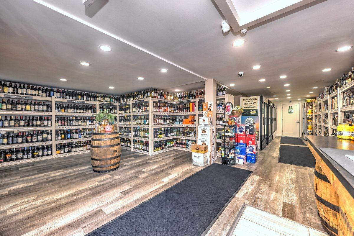 Old Towne Packy Liquor Stor, 17 Burlington Road - Photo 6 of 7