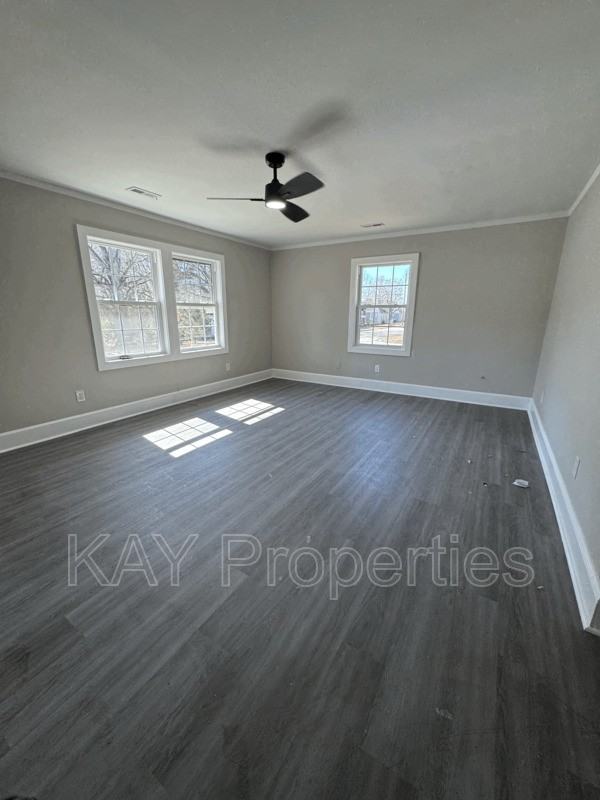 1200 E Holly St - Photo 4 of 10