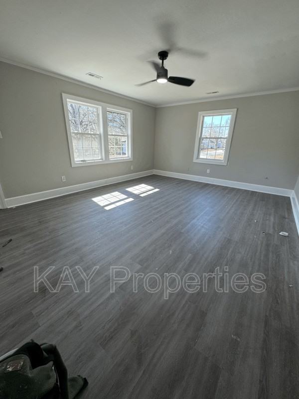 1200 E Holly St - Photo 5 of 10
