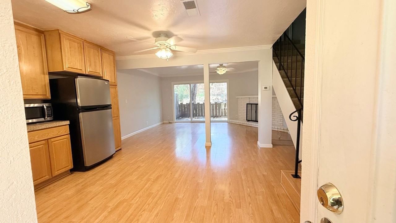 394 Ilo Ln #703 - Photo 2 of 32