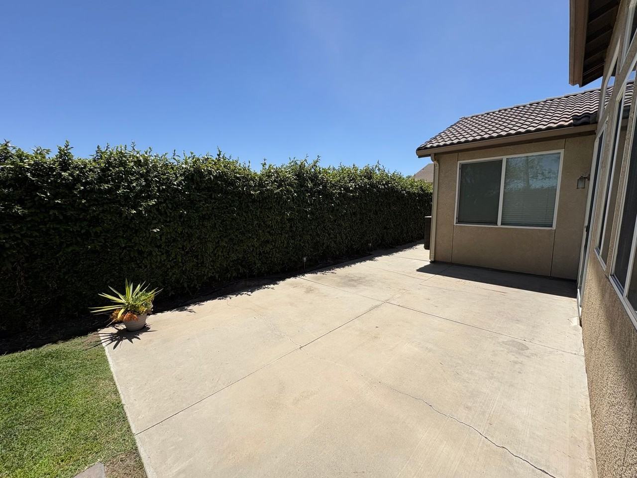 3310 N Tilden Ct - Photo 3 of 44