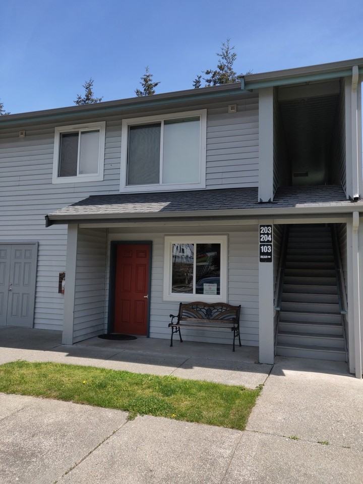 Harbor Heights (31 & 65 NW Crosby Ave) - Photo 2 of 21