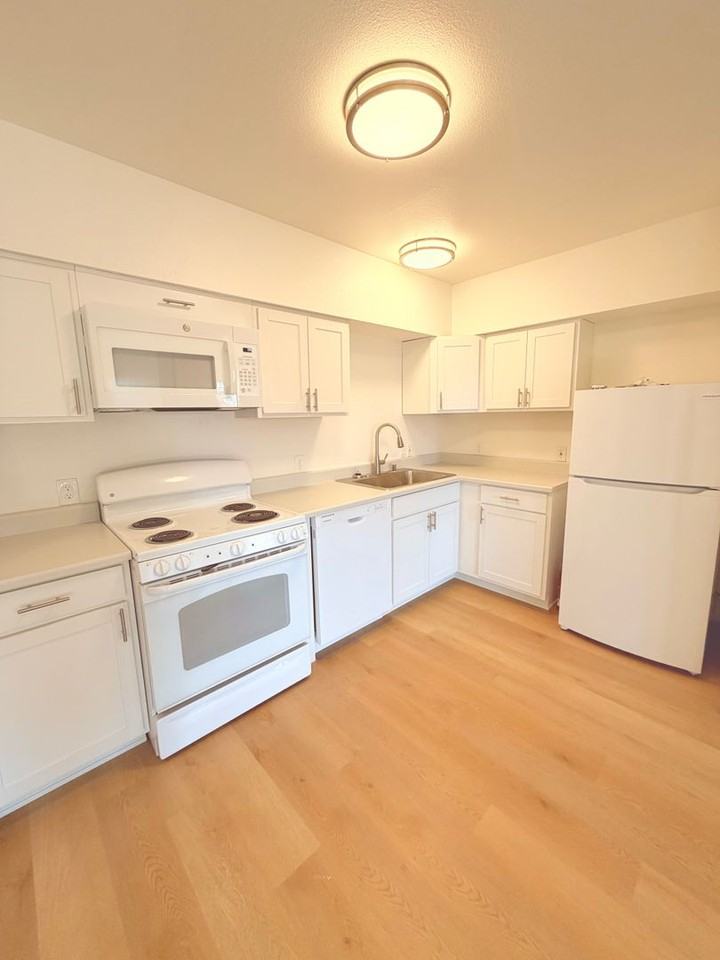 Harbor Heights (31 & 65 NW Crosby Ave) - Photo 4 of 21