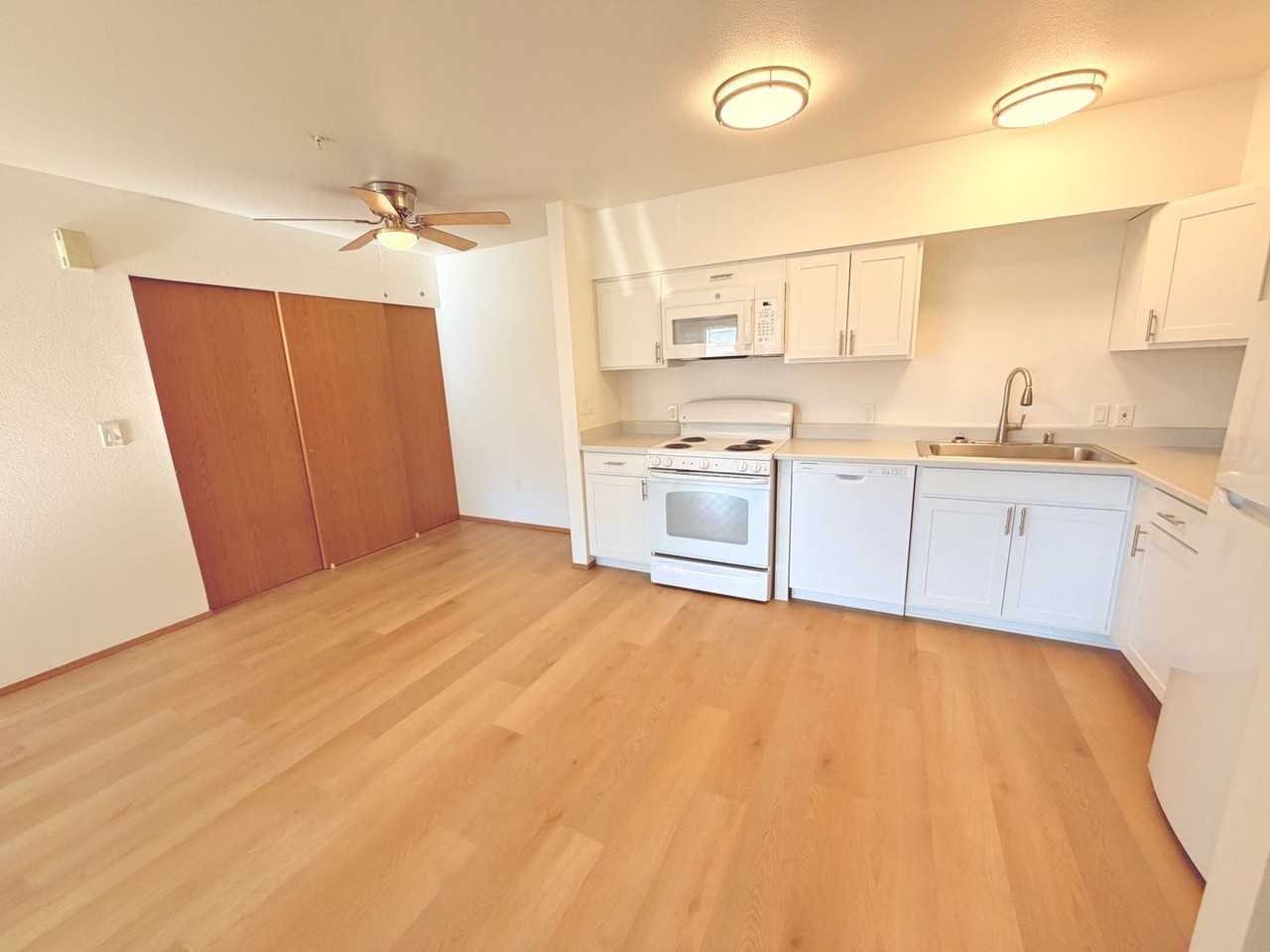 Harbor Heights (31 & 65 NW Crosby Ave) - Photo 5 of 21