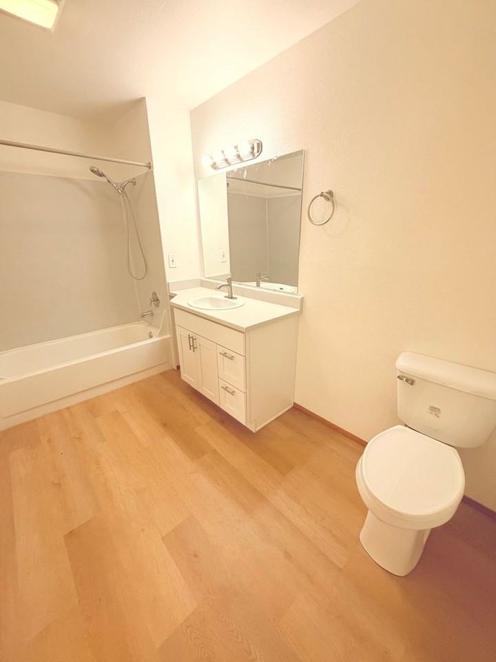 Harbor Heights (31 & 65 NW Crosby Ave) - Photo 7 of 21