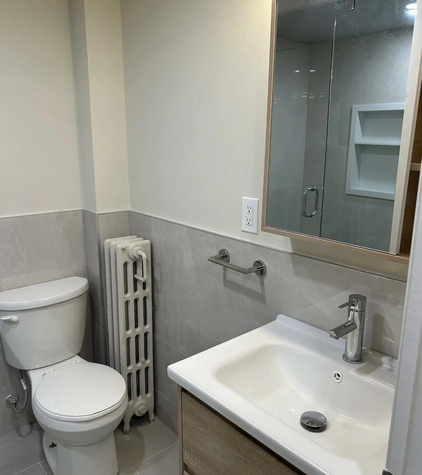 1365 King Street West - Photo 7 of 8