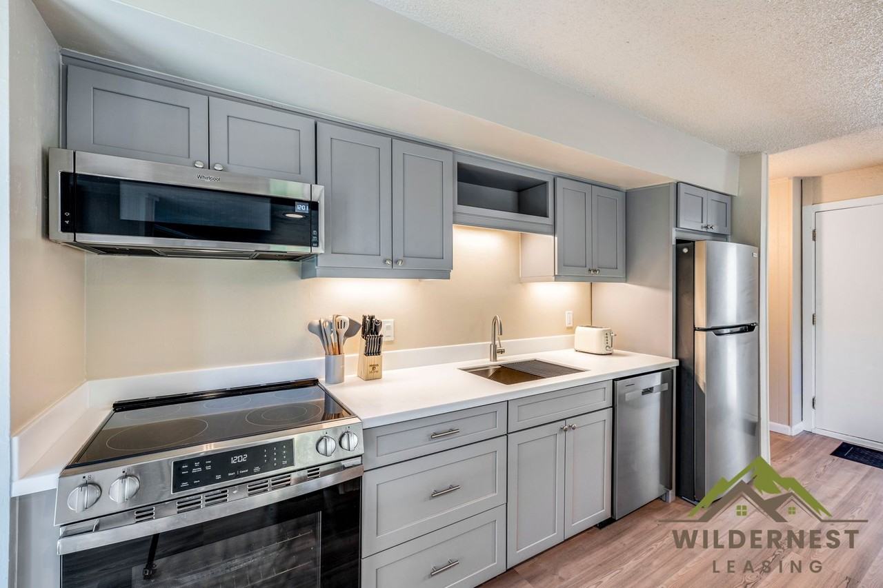 1185 Ski Hill Rd - Photo 5 of 25