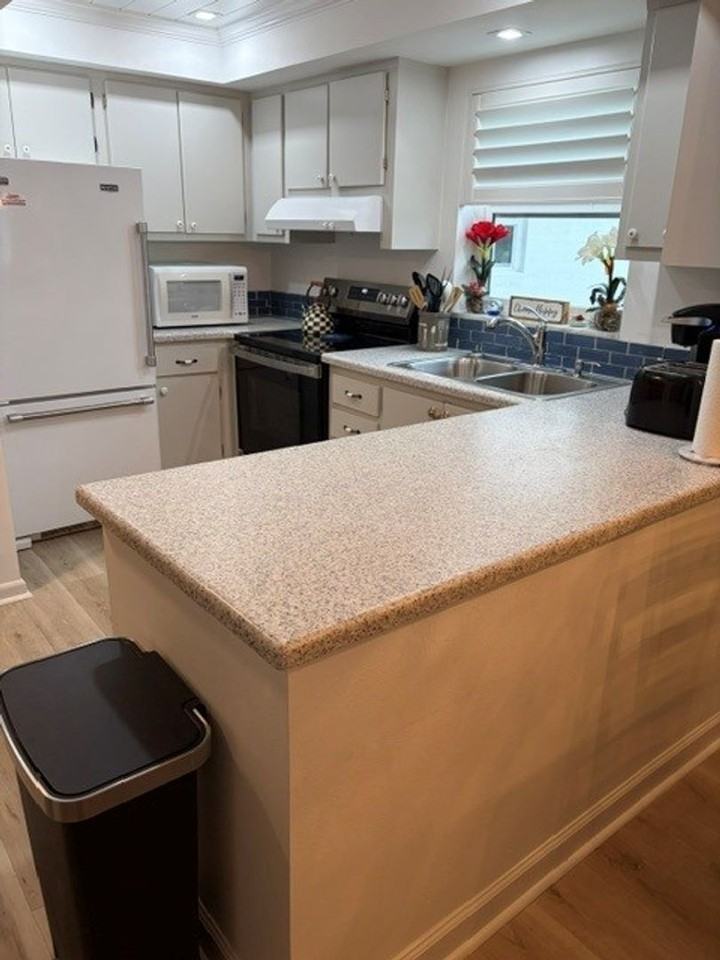5 High Point Cir W #206 - Photo 3 of 42