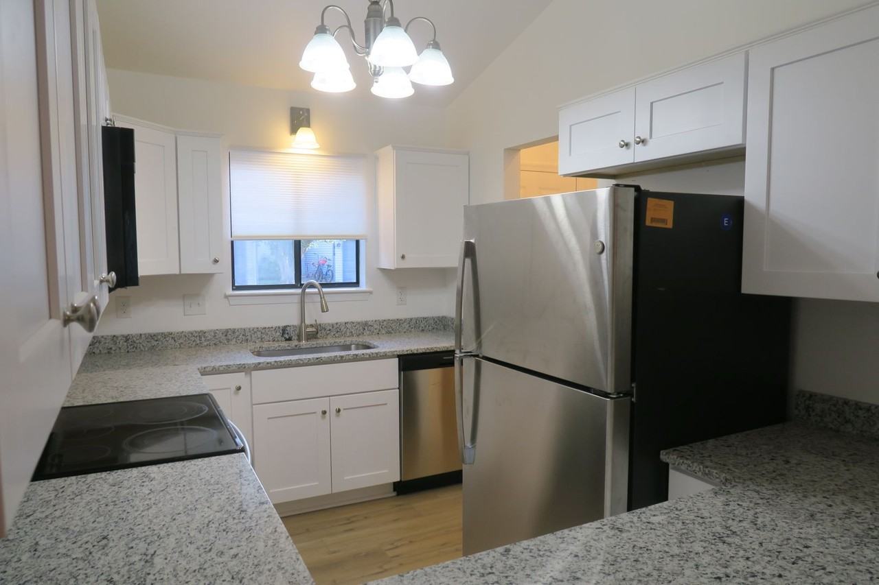 1509 Colonnade Dr - Photo 2 of 16