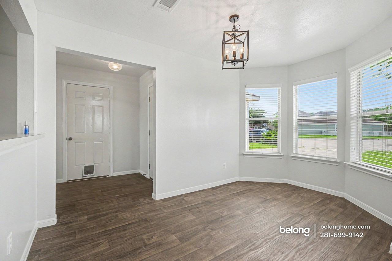 5049 Hauna Ln - Photo 2 of 17