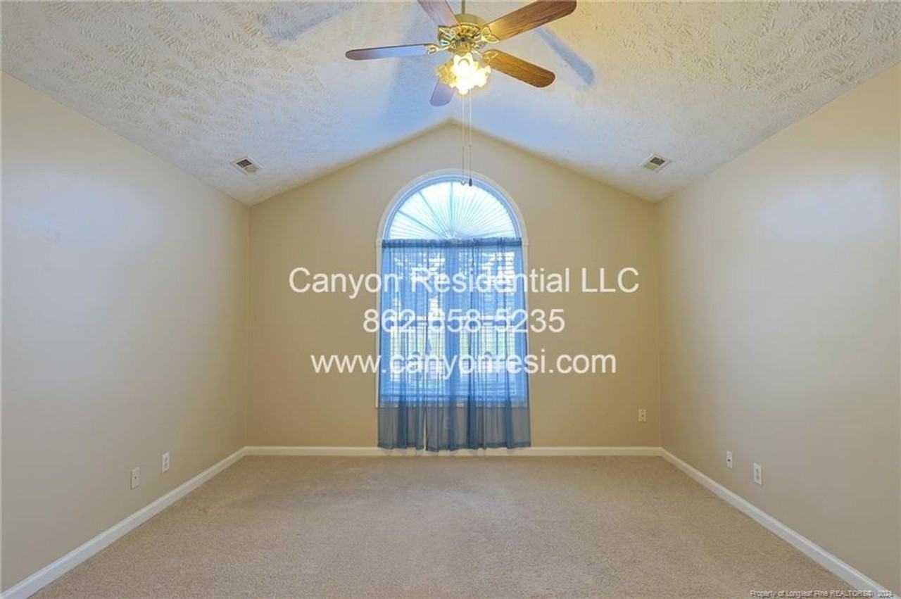 106 Liberty Ct - Photo 3 of 16