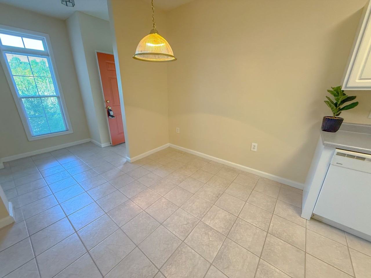2510 Friedland Pl - Photo 4 of 16