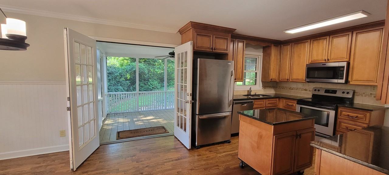 2497 Wentworth Dr Ne - Photo 2 of 32
