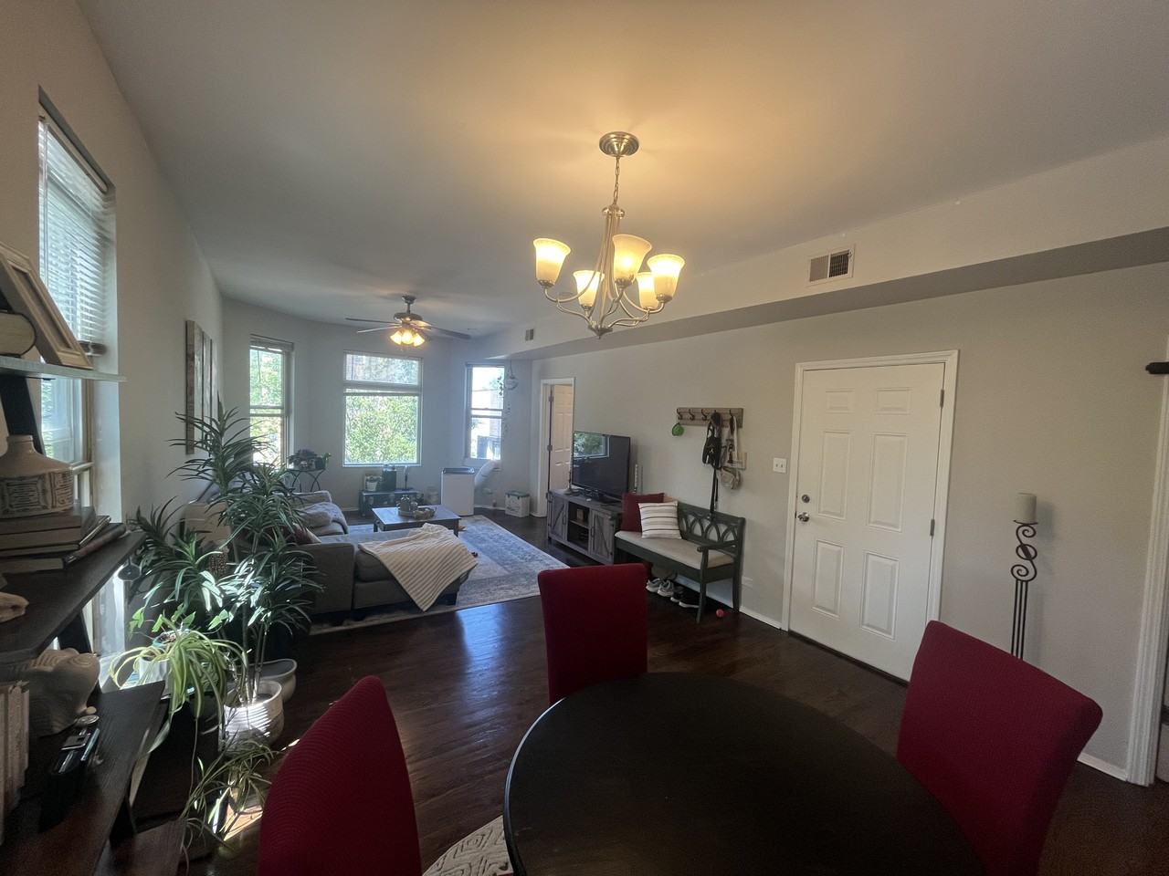 3435 W Mclean Ave #2F - Photo 3 of 18