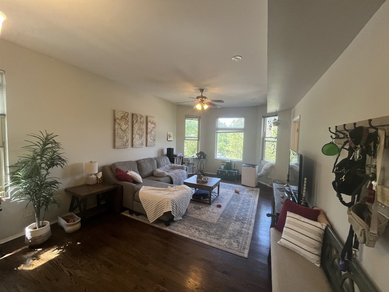 3435 W Mclean Ave #2F - Photo 4 of 18