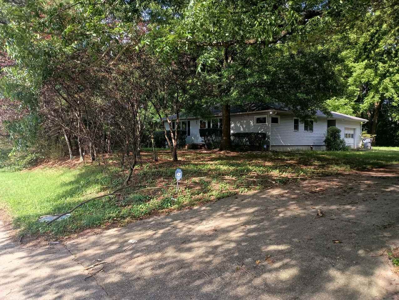 1799 Powder Springs Rd Sw - Photo 2 of 13