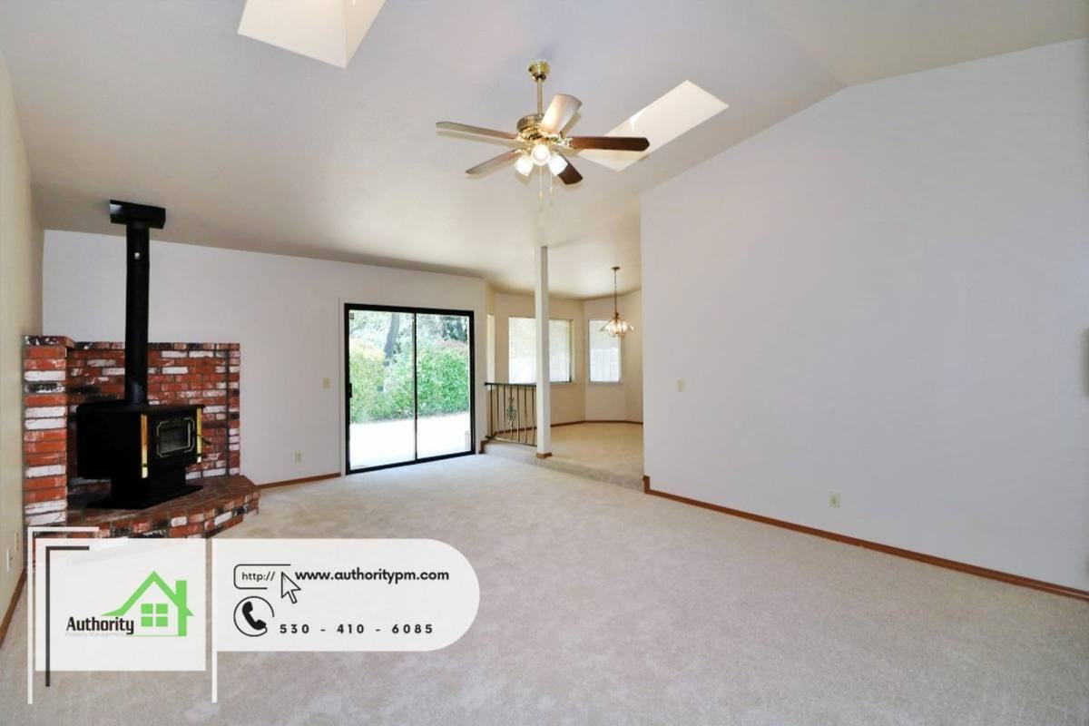 1844 Breckenwood Dr - Photo 5 of 10
