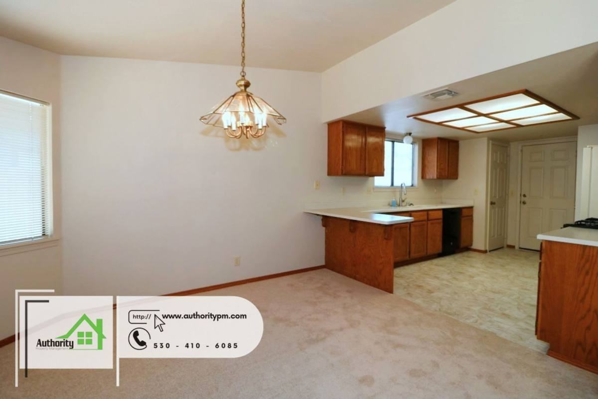 1844 Breckenwood Dr - Photo 7 of 10