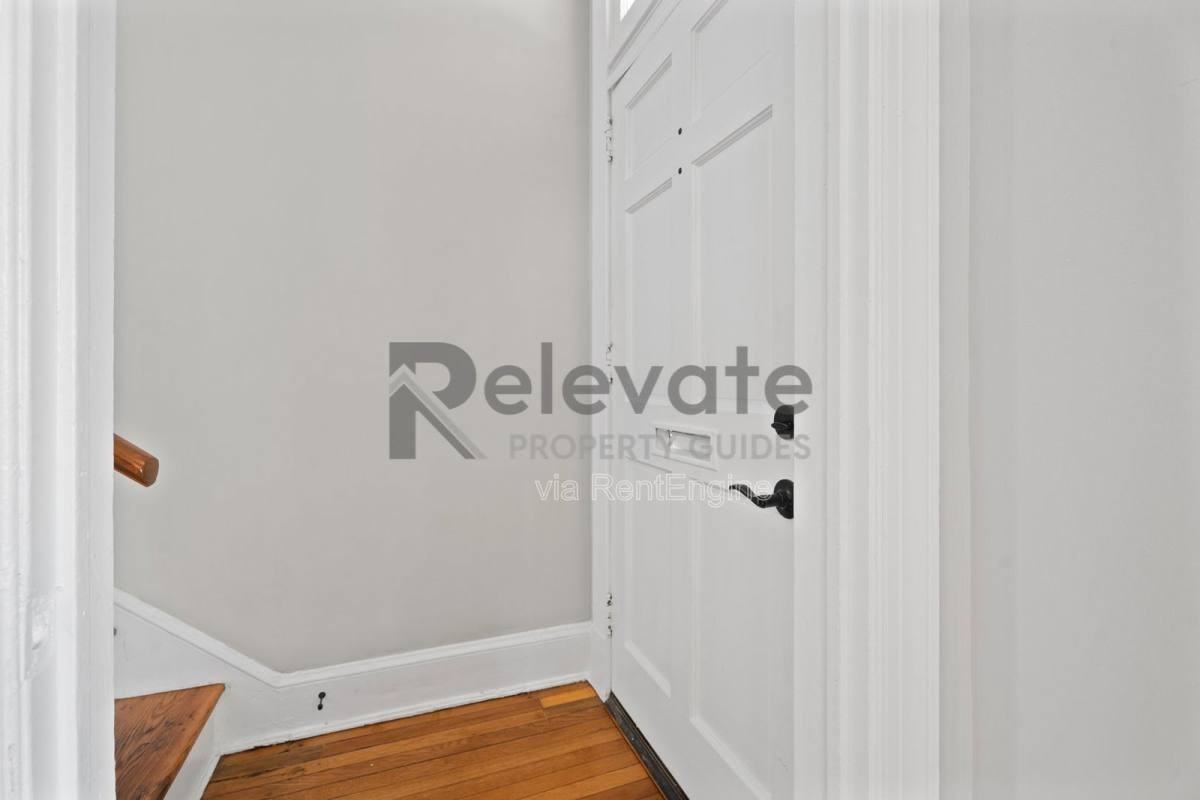 3204 N St - Photo 5 of 9