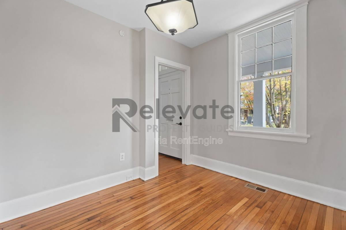 3204 N St - Photo 7 of 9