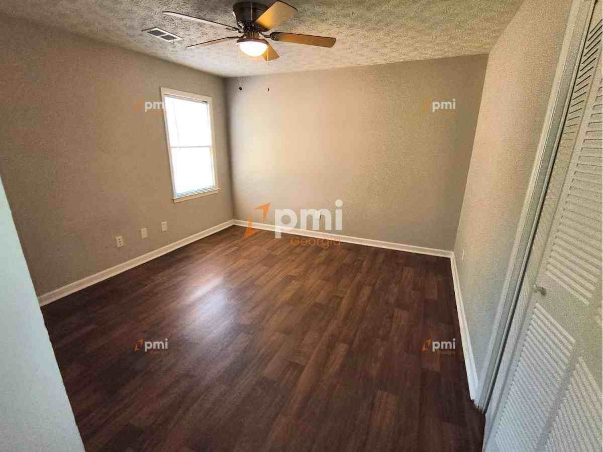102 Peachtree Ct #A - Photo 4 of 7