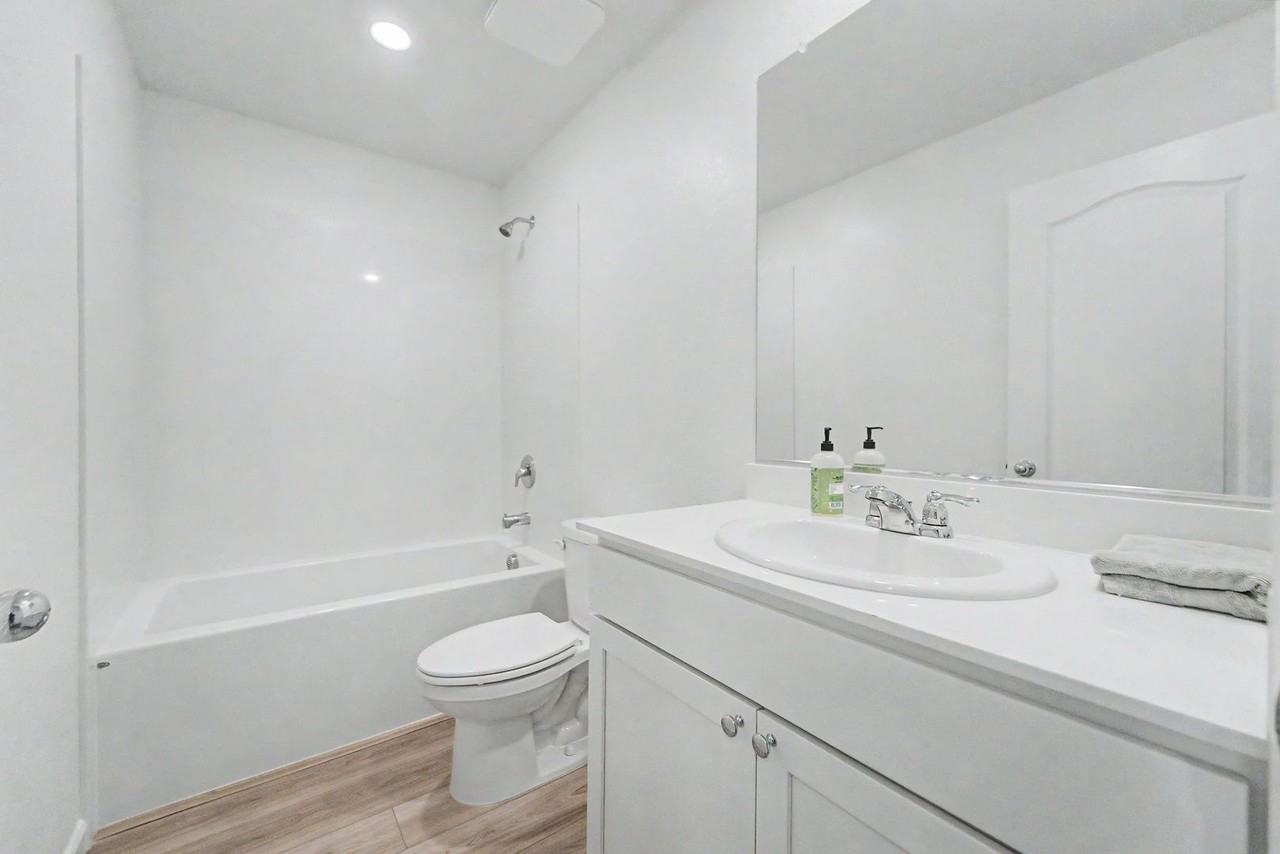 2226 Mickelson Dr - Photo 5 of 17