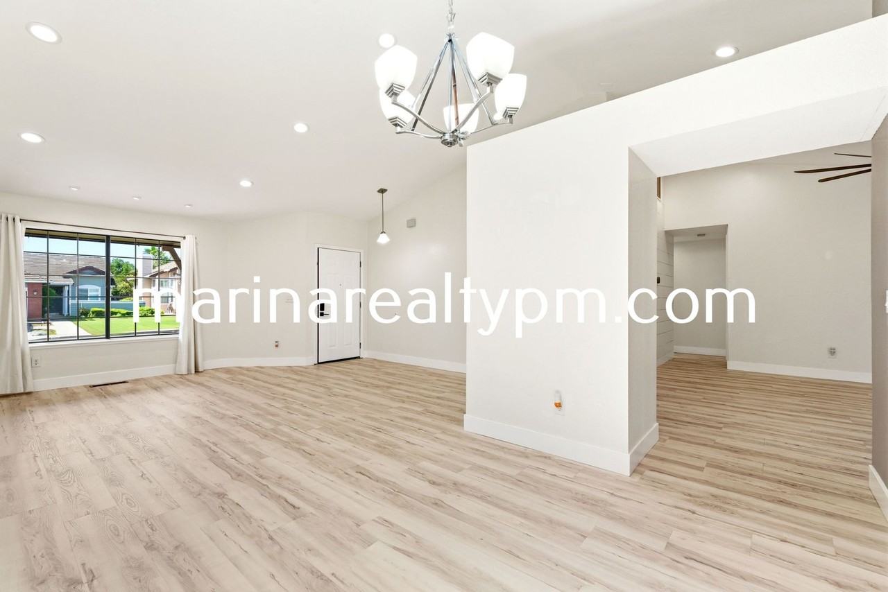 208 Buttercup Cir - Photo 7 of 50