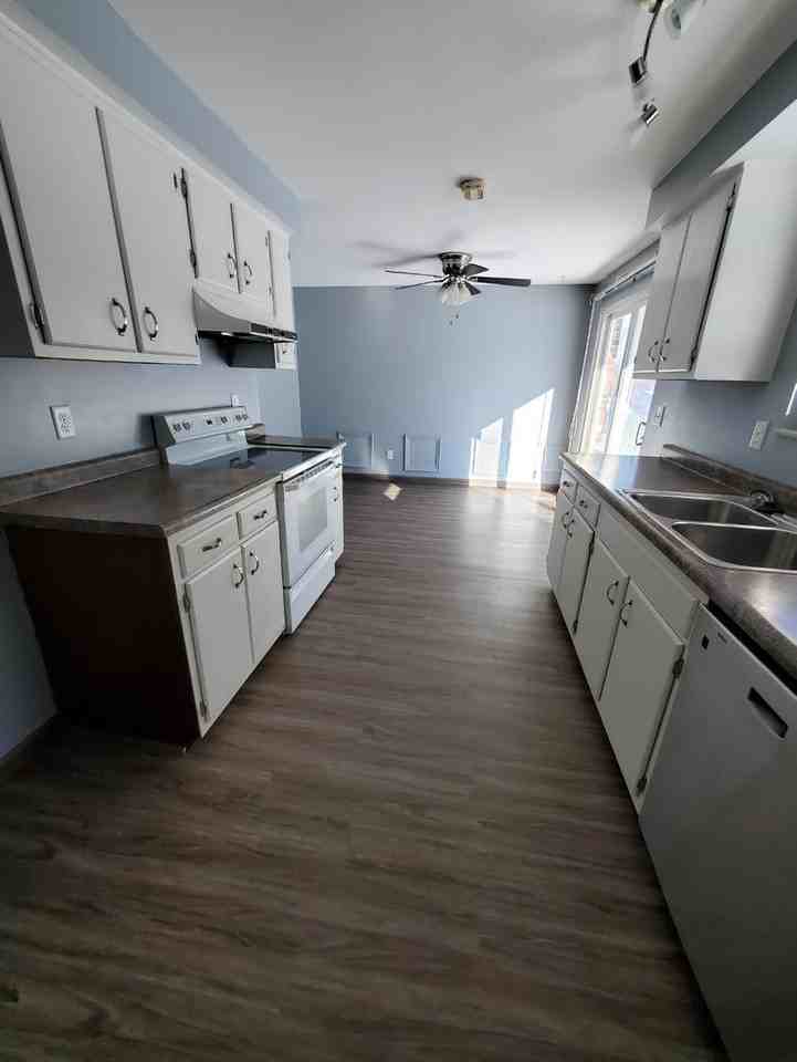 5011 Longford Rd - Photo 6 of 13