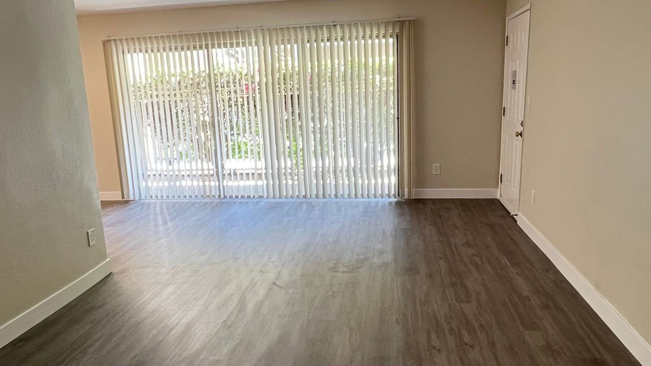 9600 Reseda Blvd - Photo 3 of 23