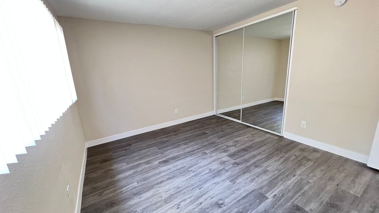 9600 Reseda Blvd - Photo 6 of 23