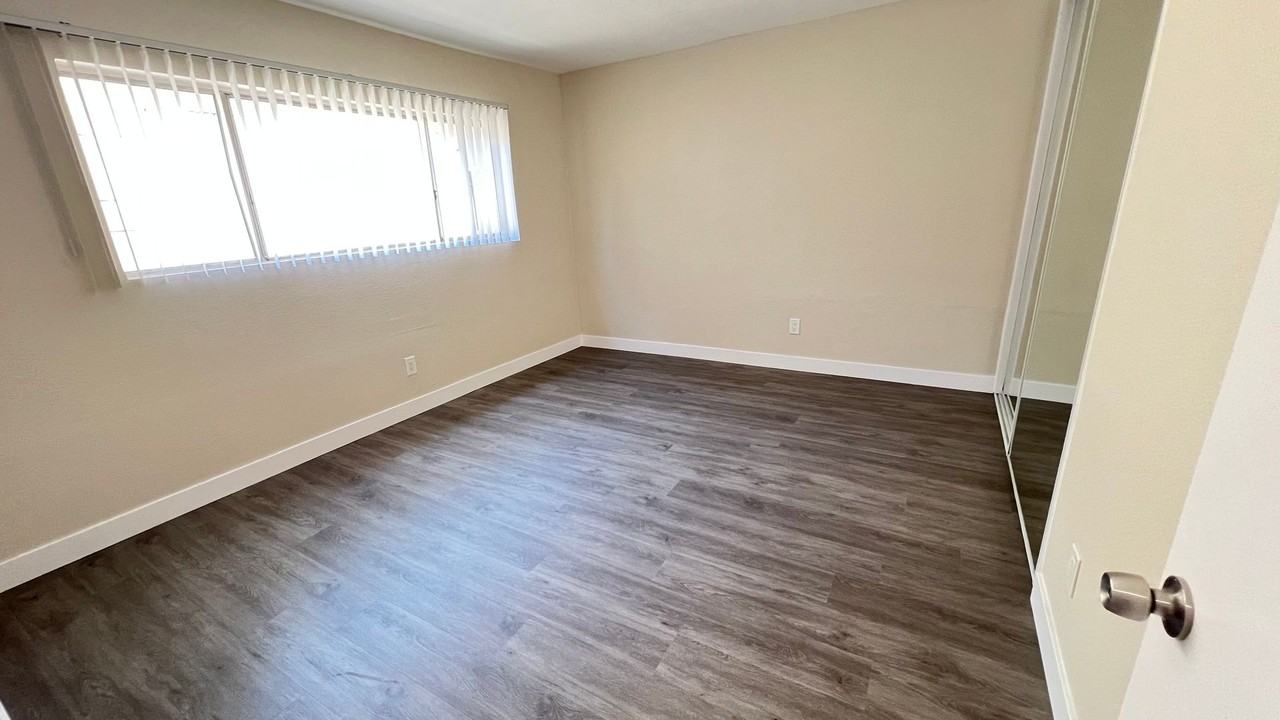 9600 Reseda Blvd - Photo 7 of 23