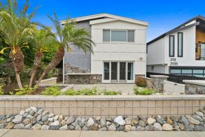 featured image of 317 1/2 Heliotrope Ave