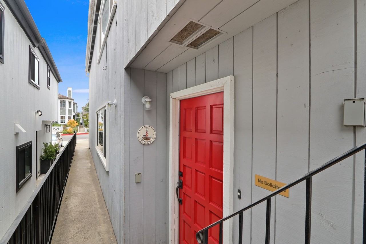 317 1/2 Heliotrope Ave - Photo 3 of 22