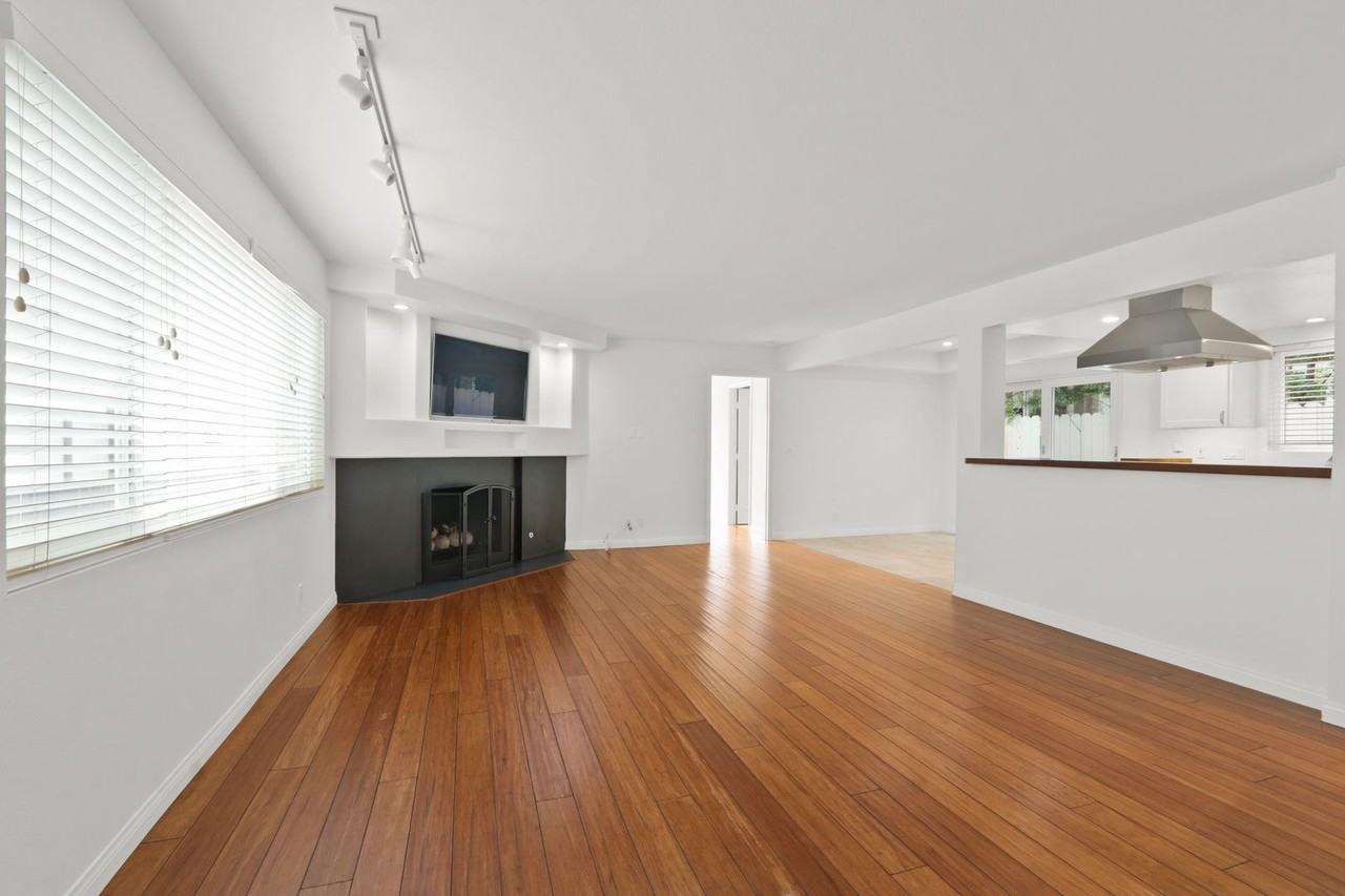 317 1/2 Heliotrope Ave - Photo 4 of 22