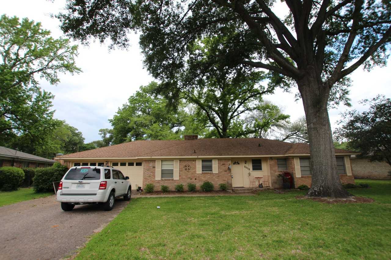 3012 Tower Dr - Photo 2 of 25
