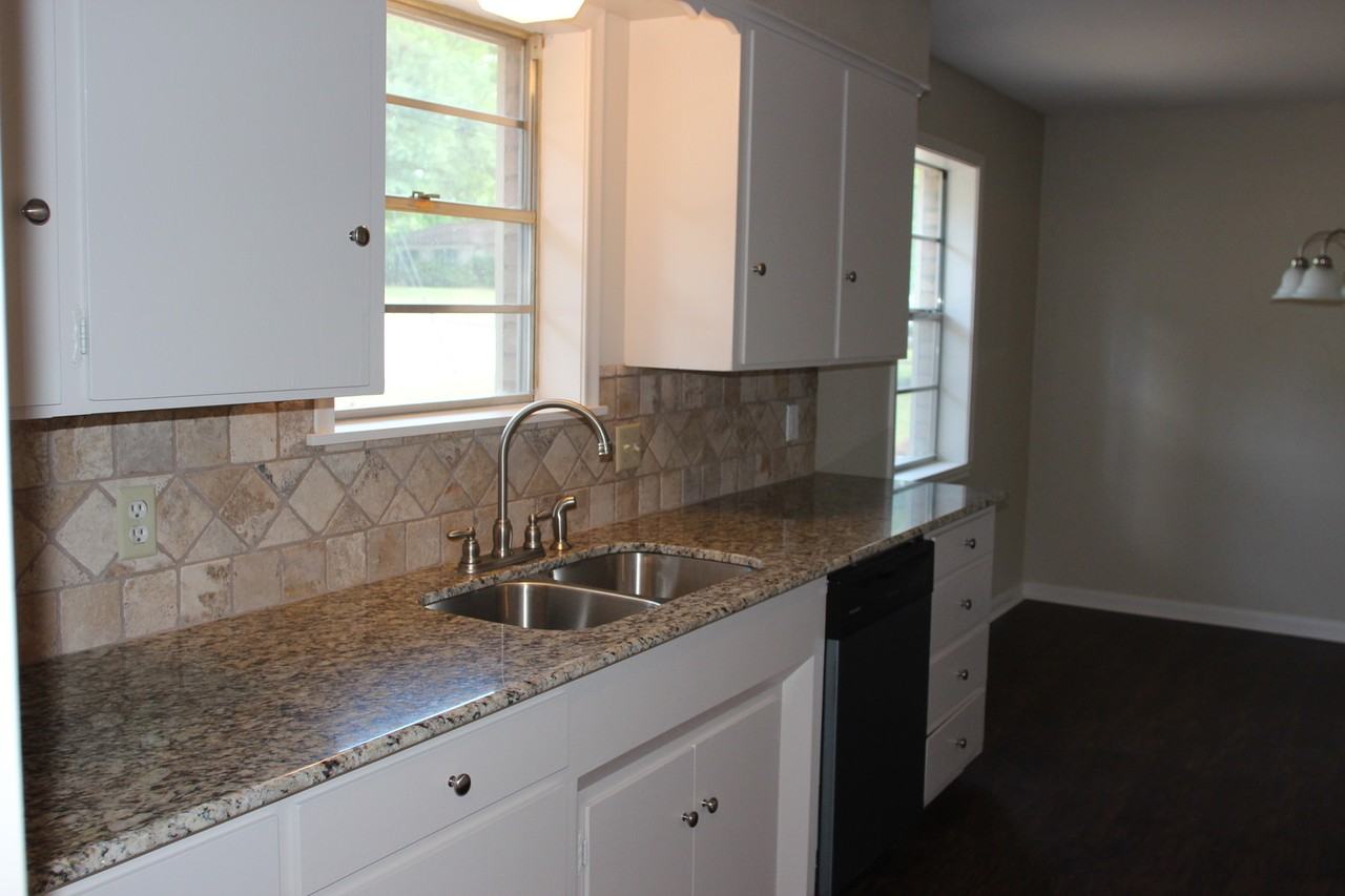 3012 Tower Dr - Photo 6 of 25