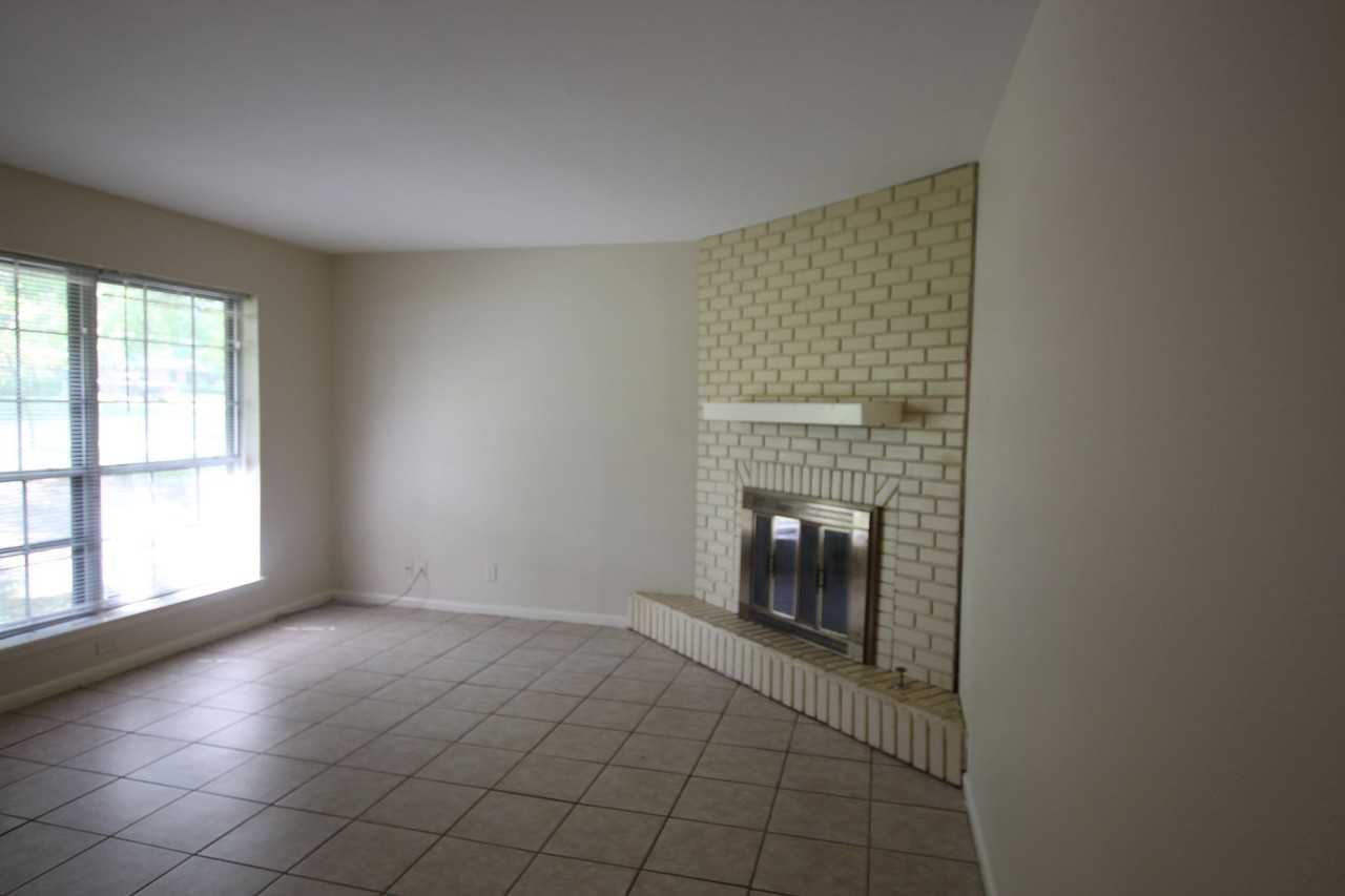 3306 Greg Ln - Photo 2 of 11