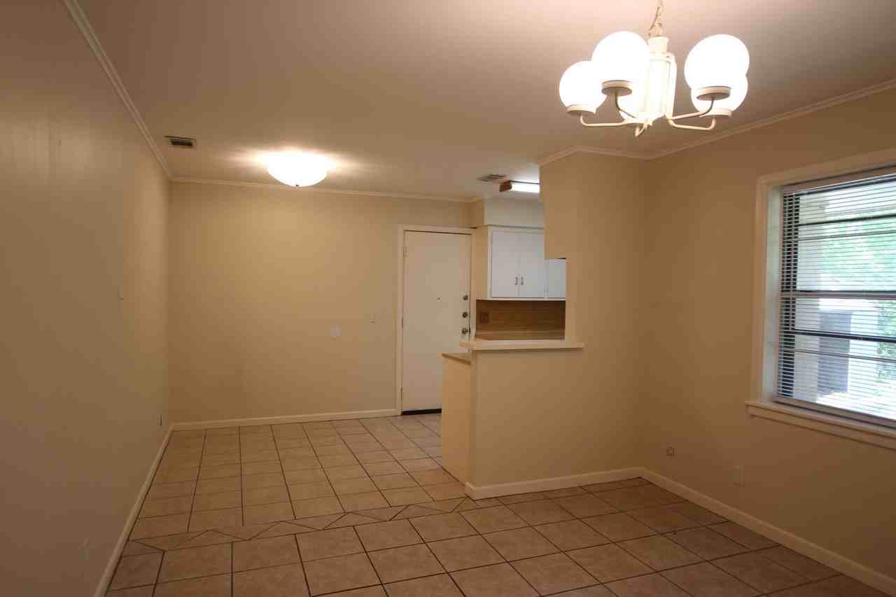 3306 Greg Ln - Photo 6 of 11