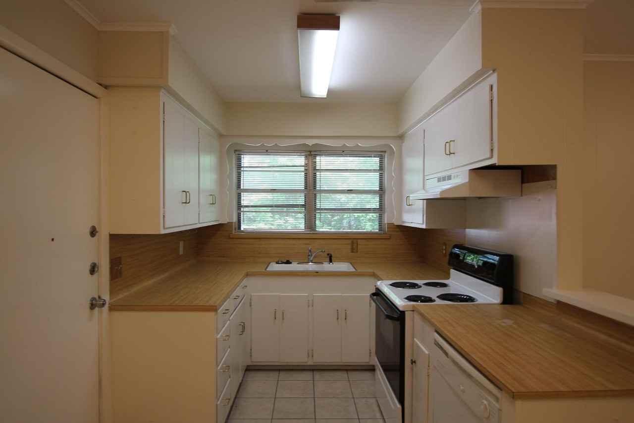 3306 Greg Ln - Photo 7 of 11