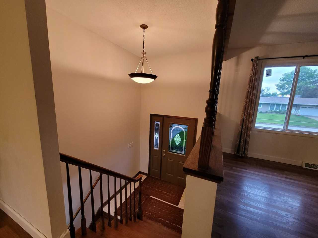 1009 16th Ave - Photo 2 of 32