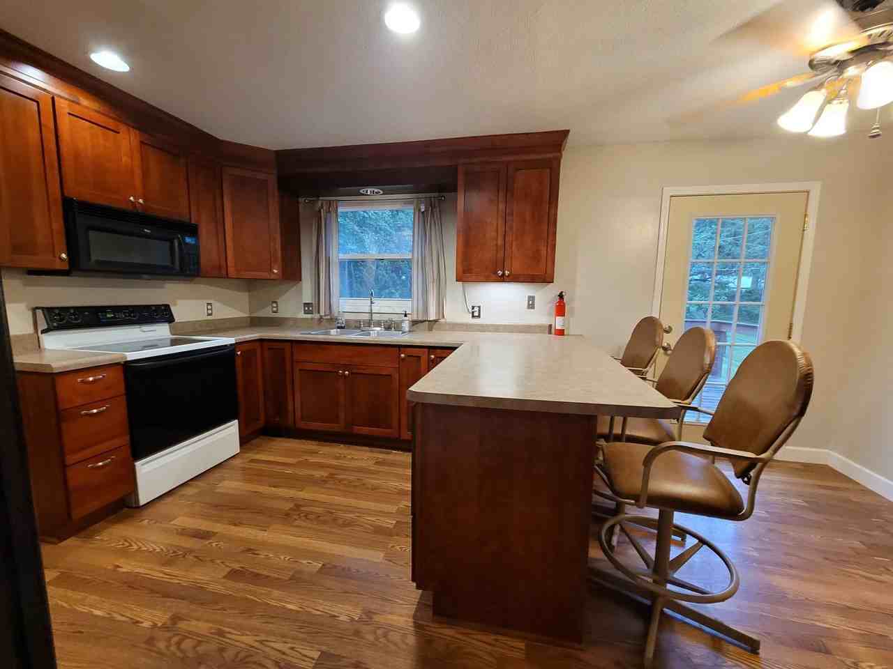 1009 16th Ave - Photo 5 of 32