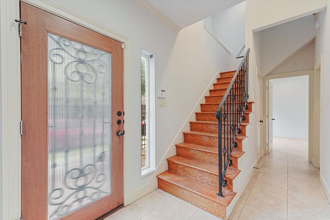 2418 Ralph St #A - Photo 4 of 19