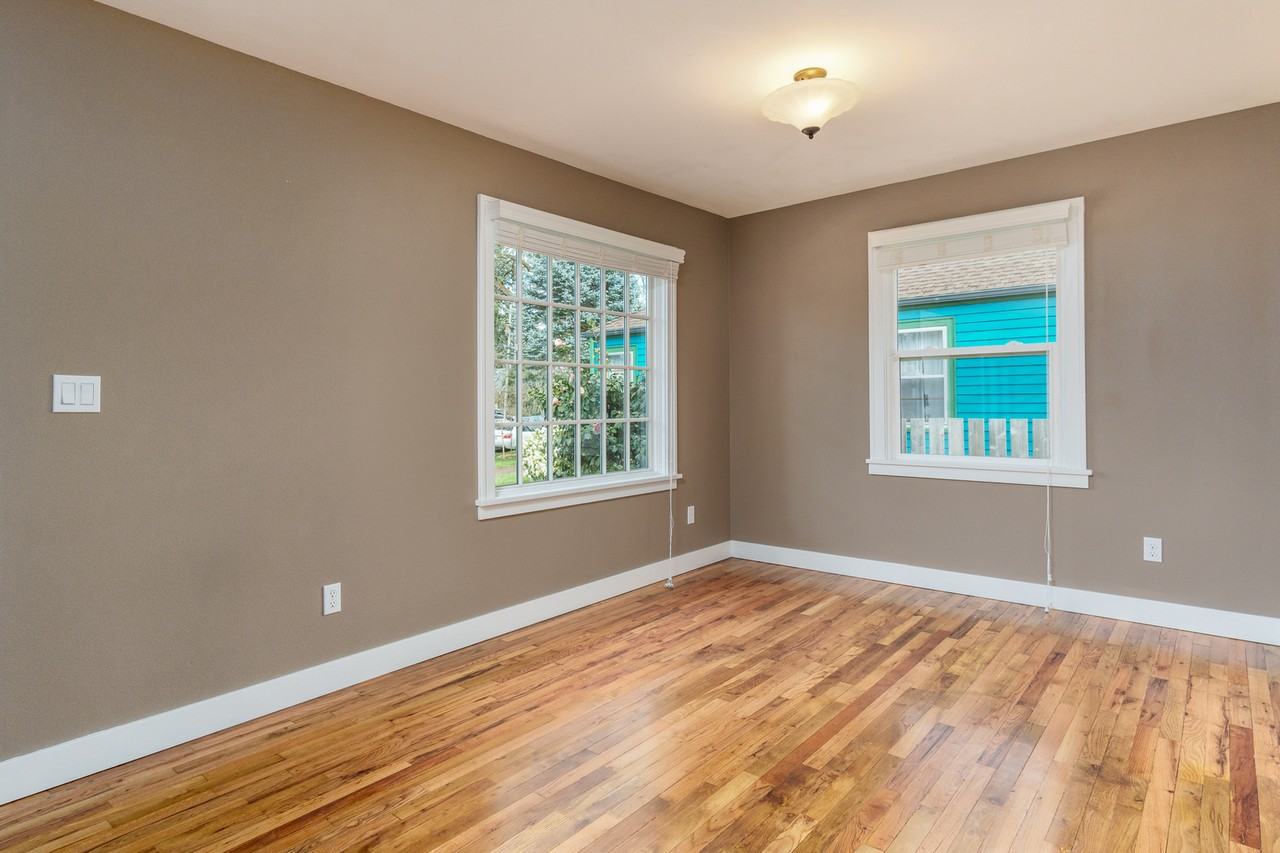 1041 Sw 10th St - Photo 2 of 13