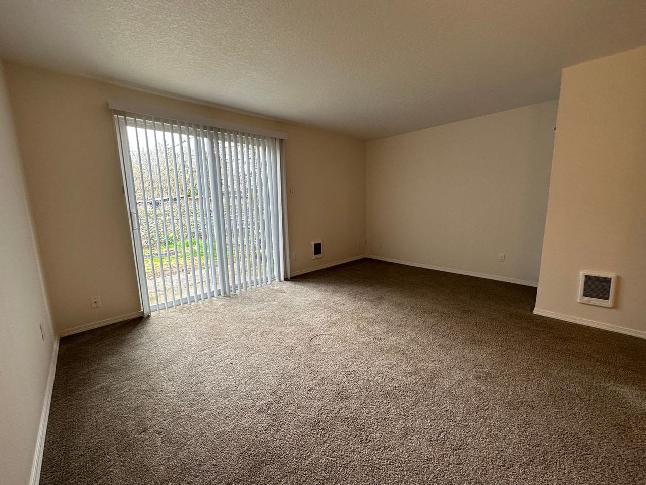 6552 Sw 192nd Ave - Photo 6 of 12