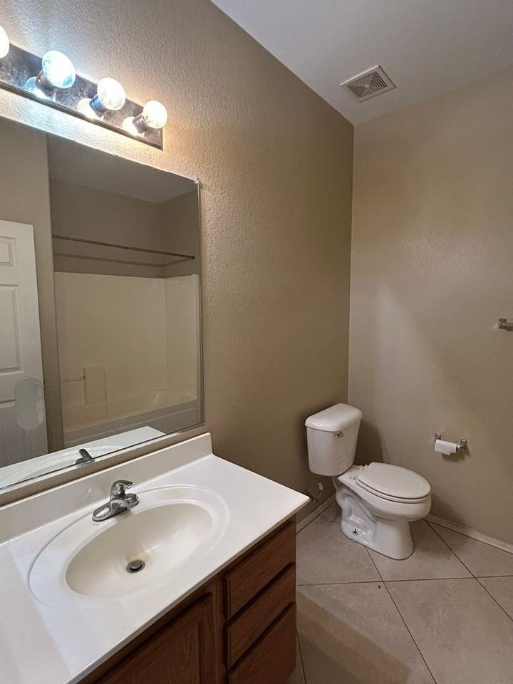 25758 W Nancy Ln - Photo 6 of 15