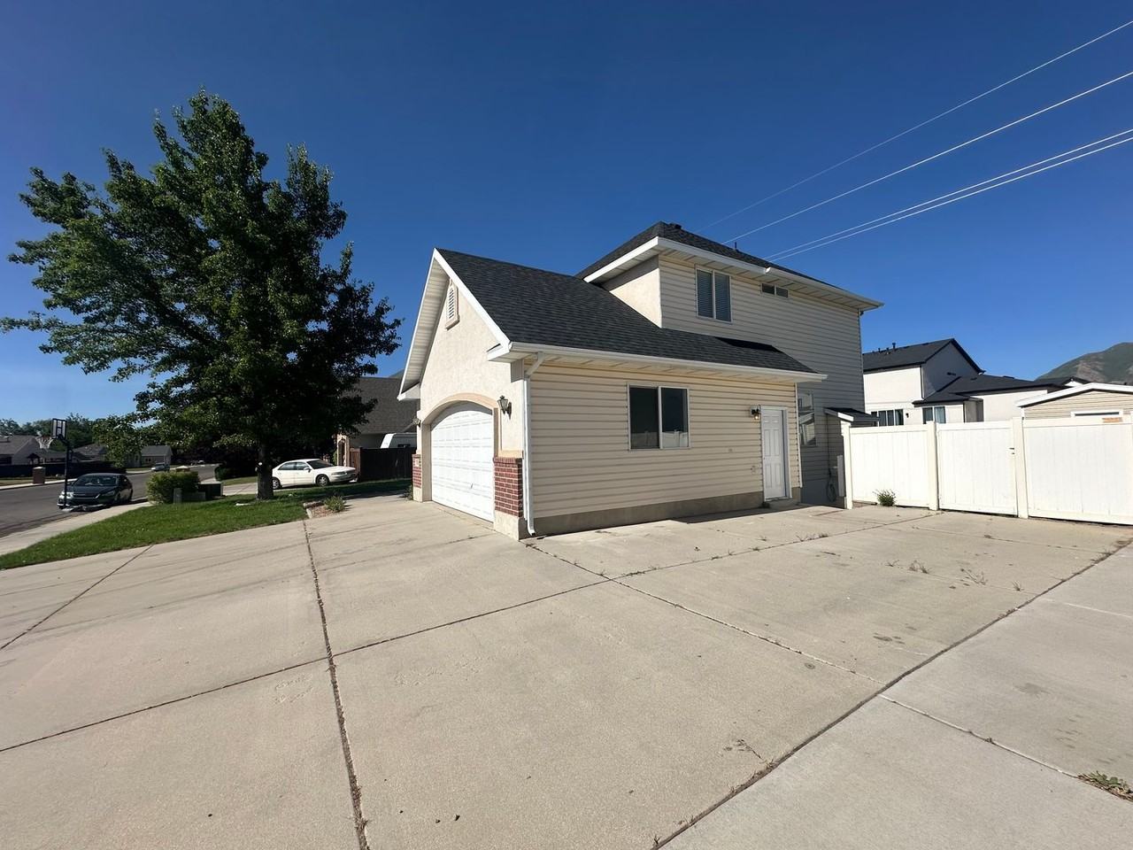 2511 Goodnight Dr - Photo 5 of 50
