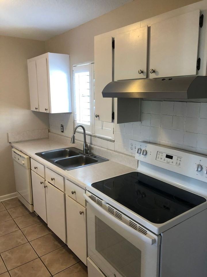 340 13th Ave N - Photo 4 of 16