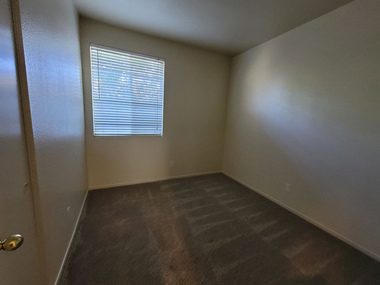 3118 Midway Island St - Photo 4 of 9