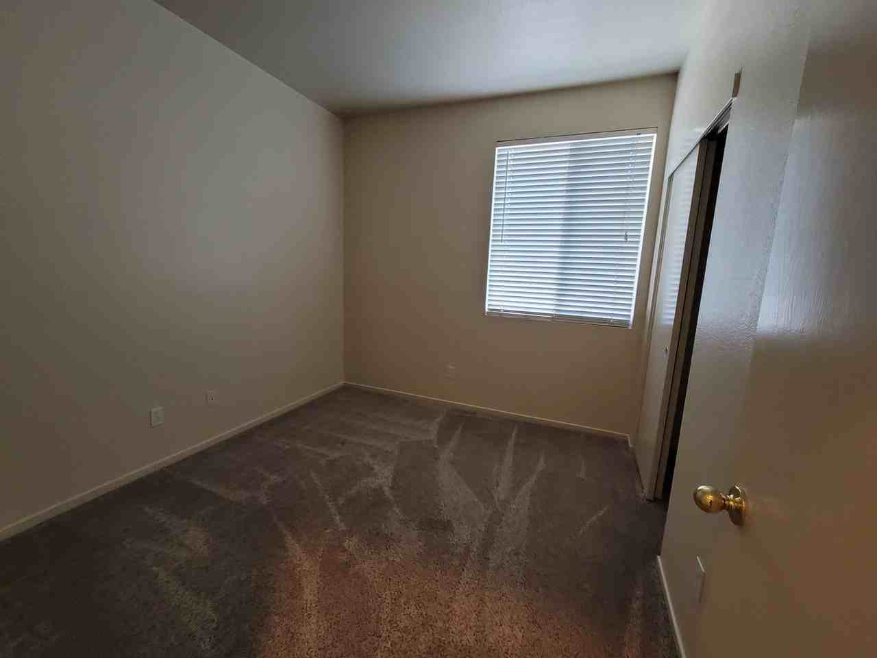 3118 Midway Island St - Photo 6 of 9